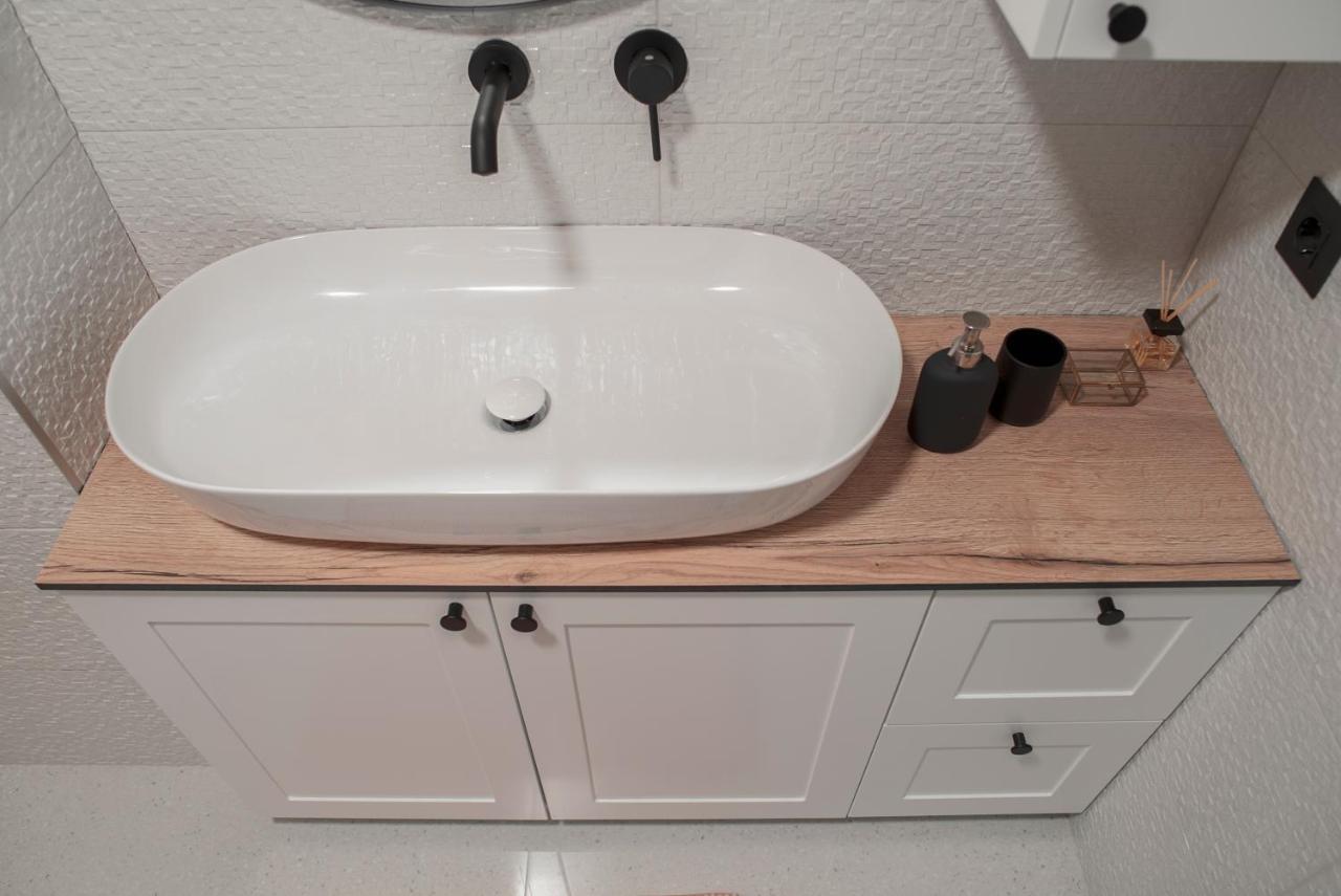 Apartment Vito Omiš Екстериор снимка